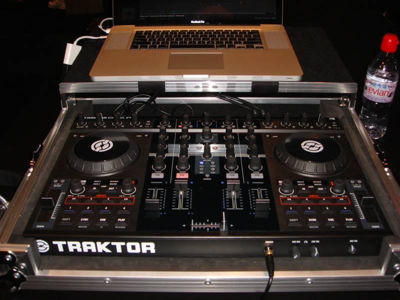 TraktorS4
